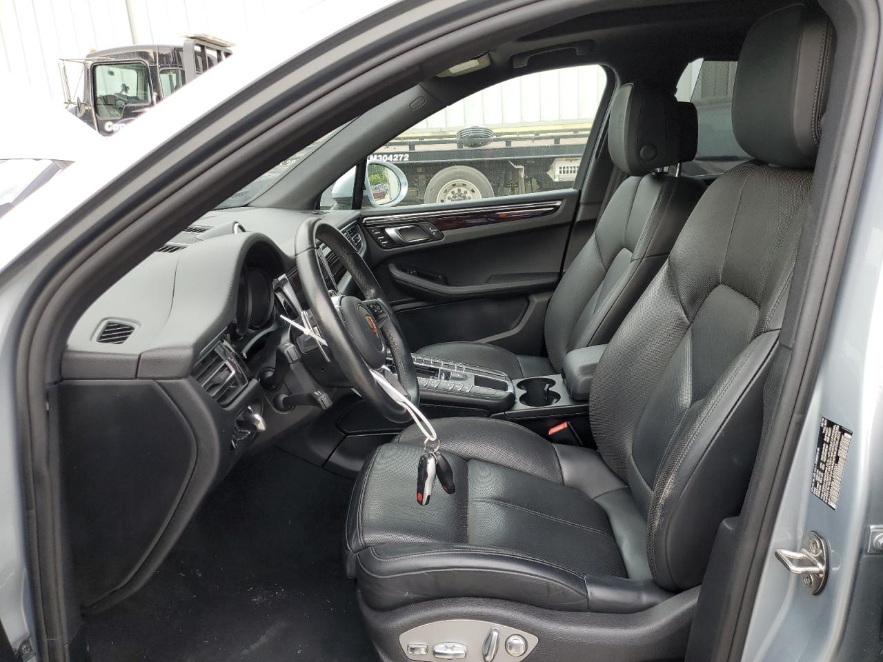 2020 Porsche Macan S VIN: WP1AB2A55LLB32001 Lot: 65778834