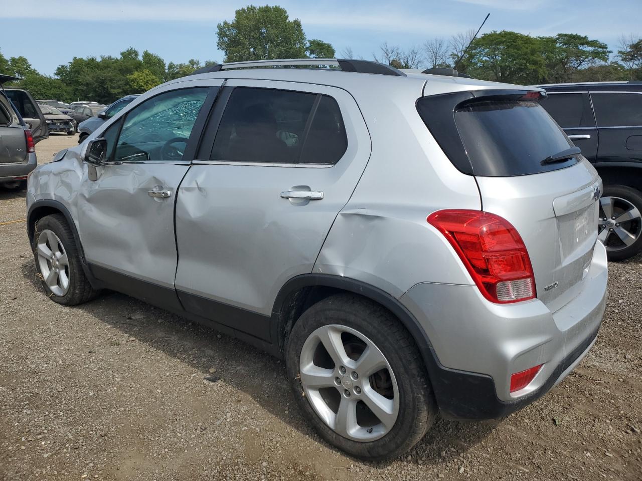 3GNCJRSB9GL153073 2016 CHEVROLET TRAX - Image 2