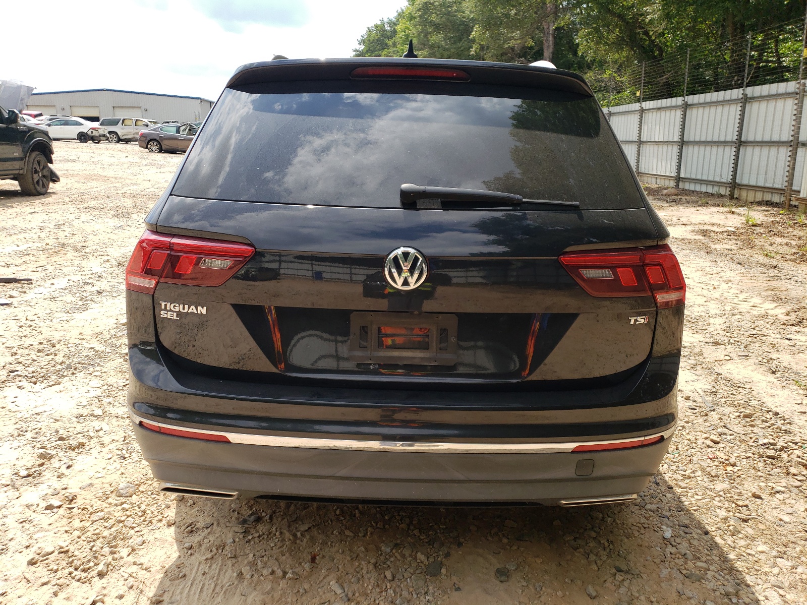 3VV2B7AX6JM037299 2018 Volkswagen Tiguan Se