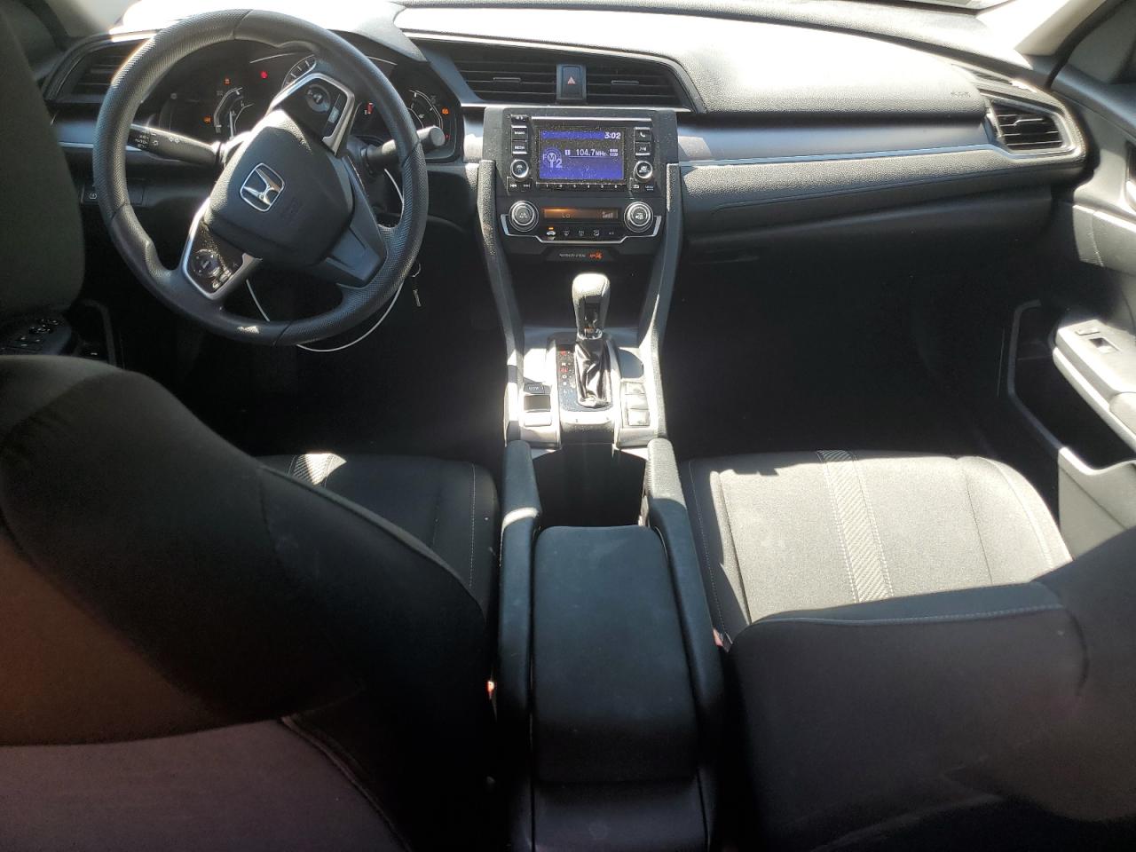 19XFC2F50GE084970 2016 Honda Civic Lx