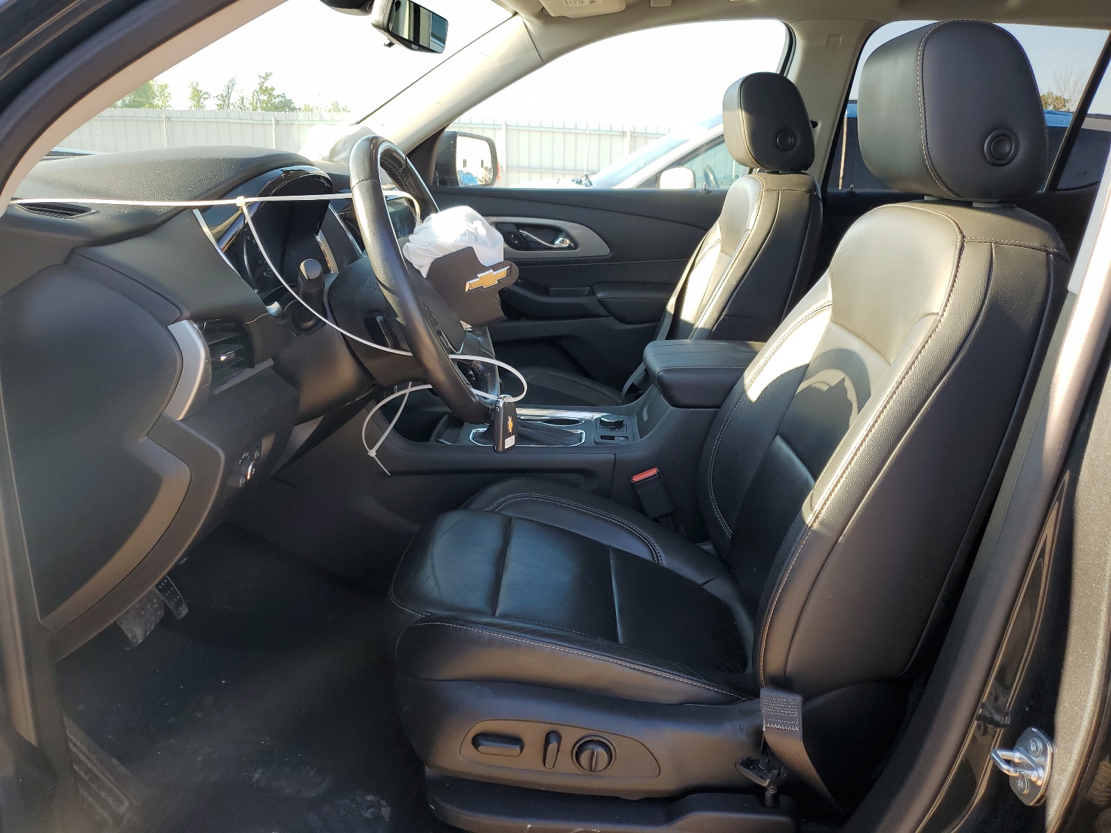 1GNEVHKW5LJ217394 2020 Chevrolet Traverse Lt