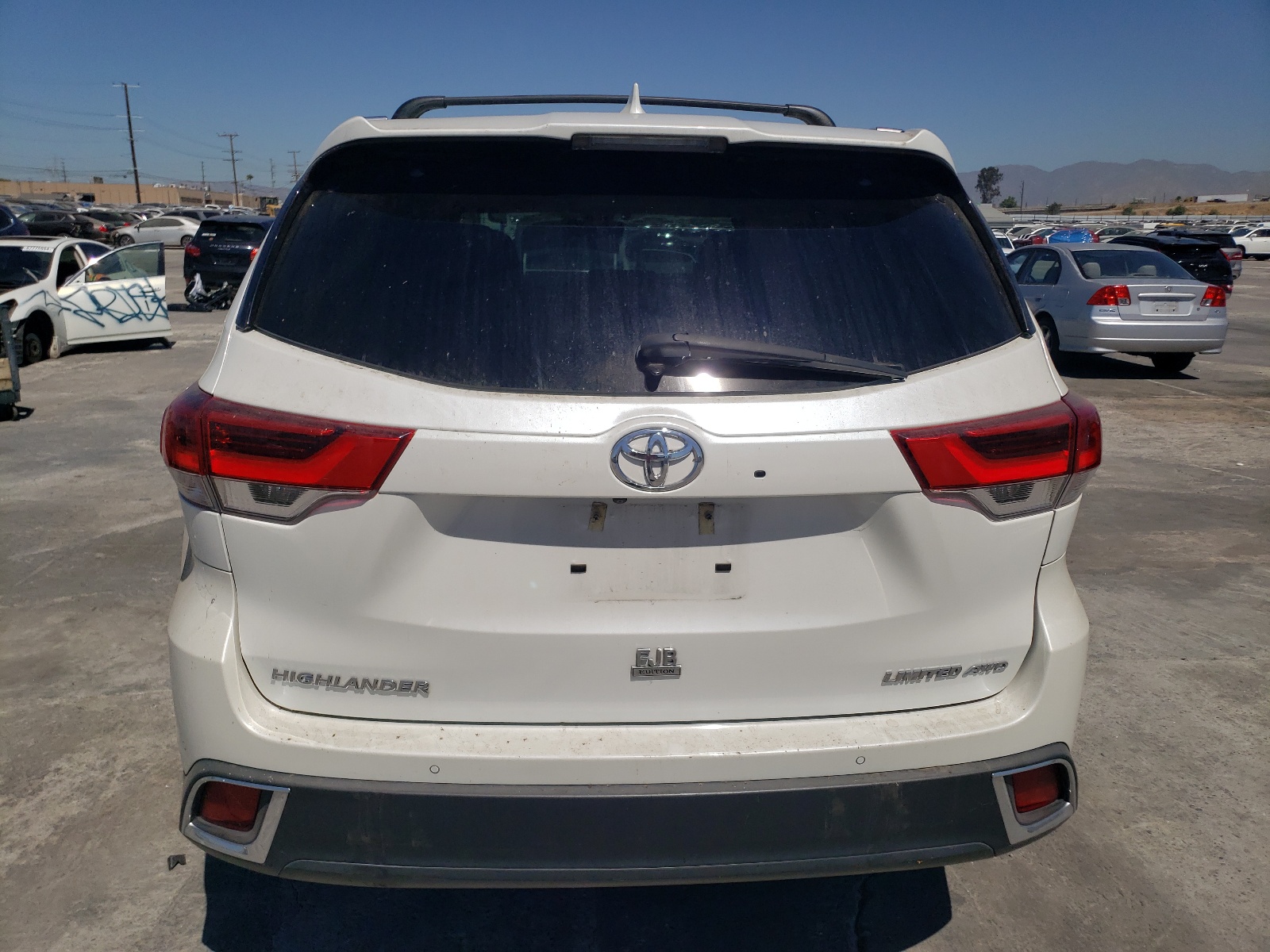 5TDDZRFH5HS465536 2017 Toyota Highlander Limited