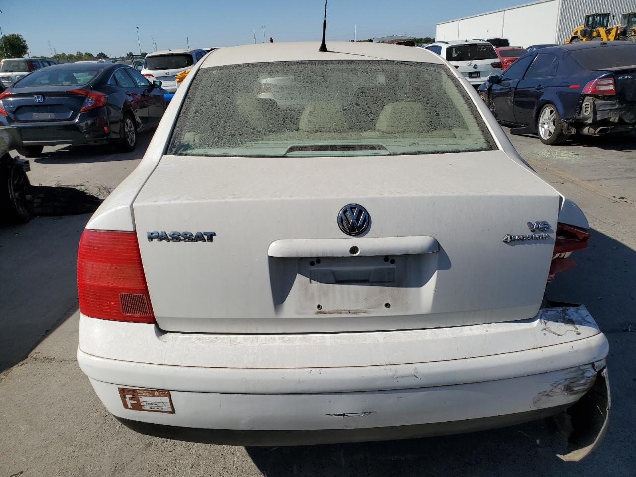 2001 Volkswagen Passat Glx 4Motion VIN: WVWEH63B51E006444 Lot: 65964884