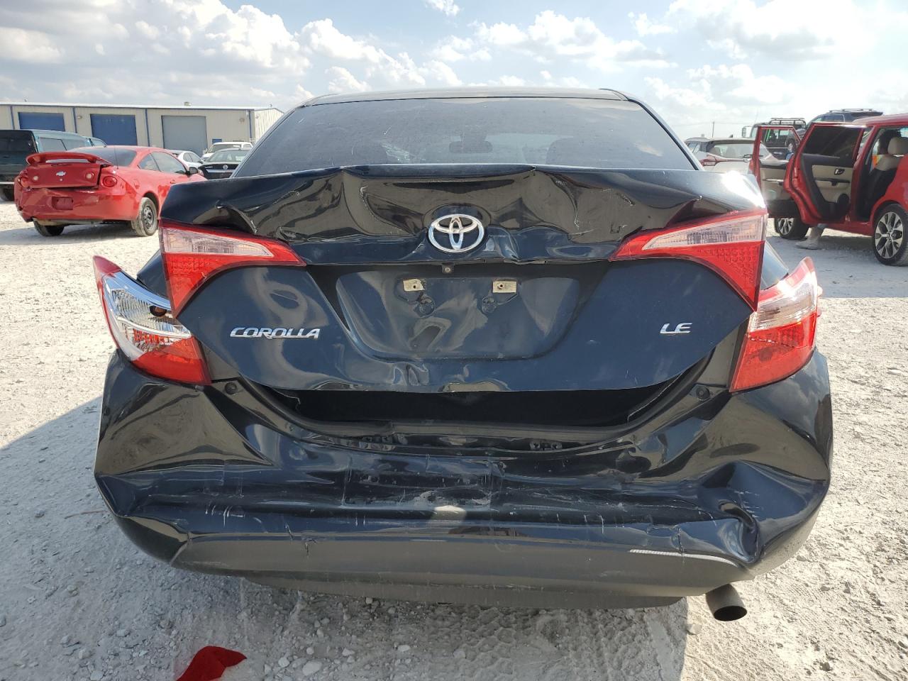 2018 Toyota Corolla L VIN: 5YFBURHE5JP853647 Lot: 69821134