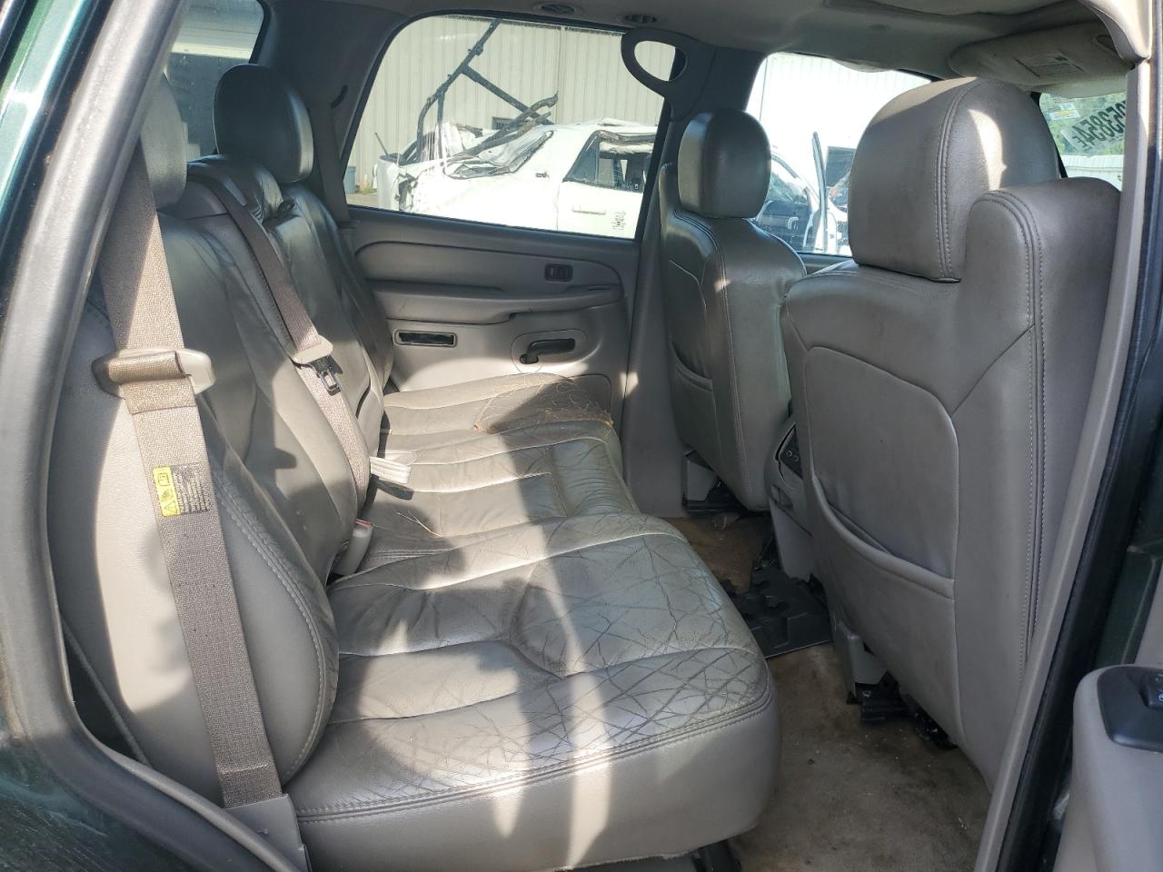 2004 Chevrolet Tahoe - Image 10