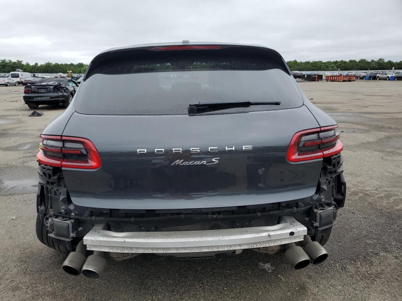 2018 Porsche Macan S VIN: WP1AB2A51JLB33126 Lot: 66760034