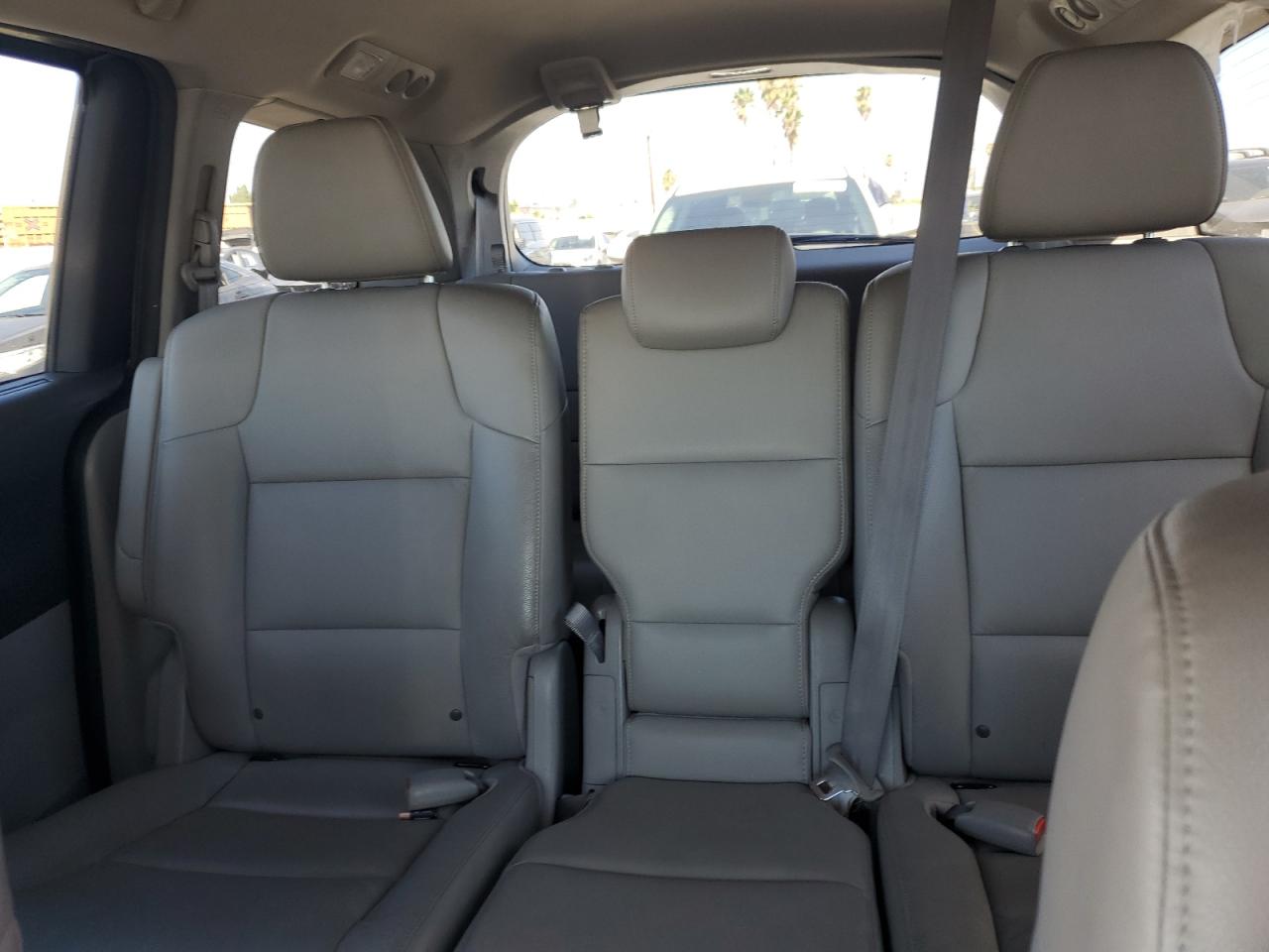 5FNRL6H70JB035370 2018 Honda Odyssey Exl