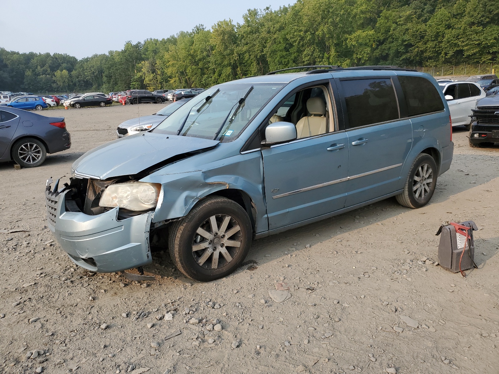 2A8HR541X9R674936 2009 Chrysler Town & Country Touring