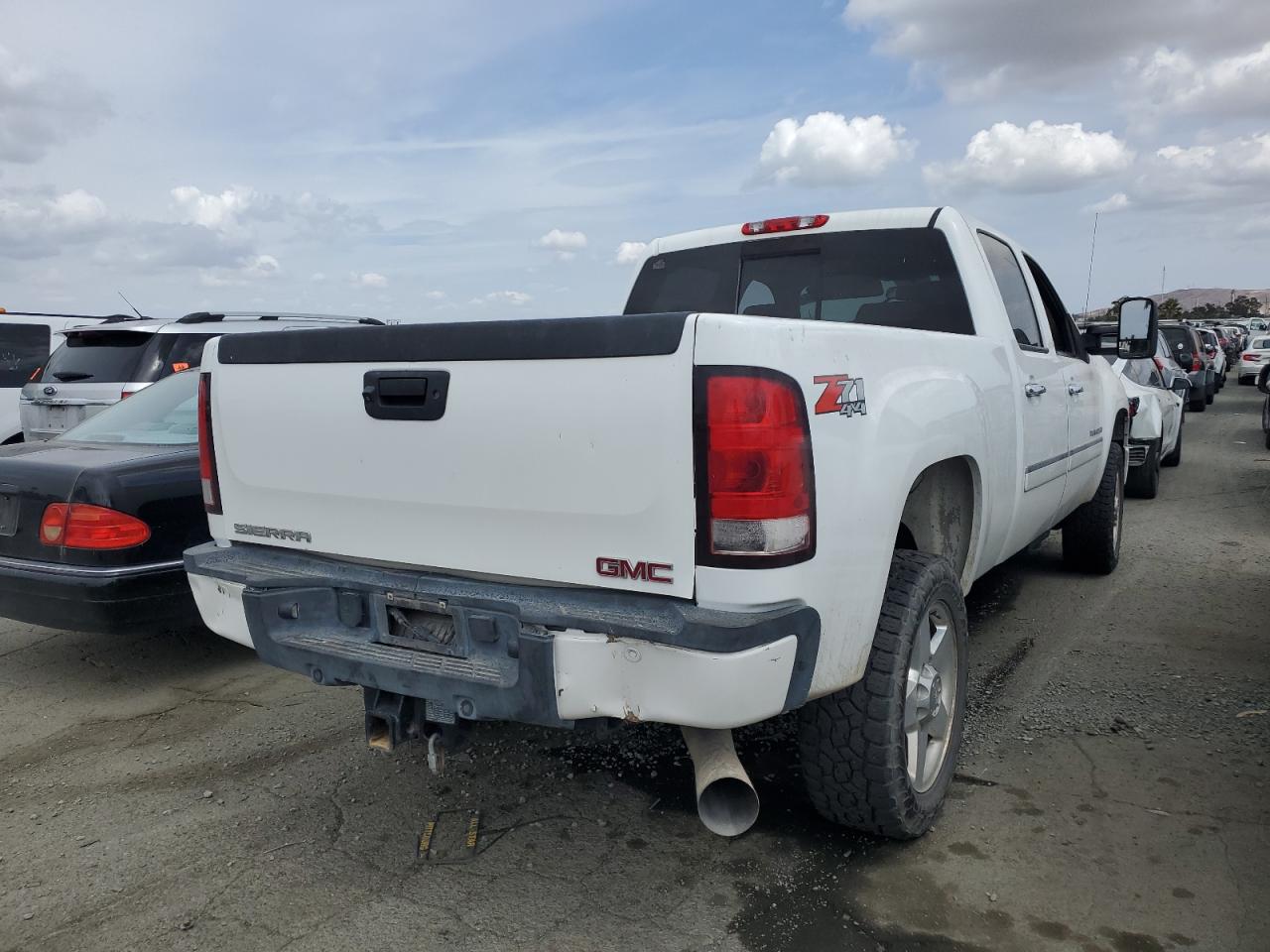 2011 GMC Sierra K2500 Denali VIN: 1GT125C8XBF141297 Lot: 68520674