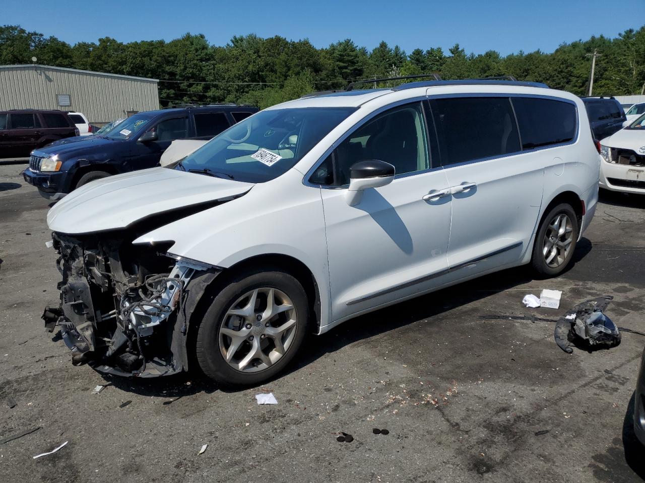 2018 Chrysler Pacifica - Image 1