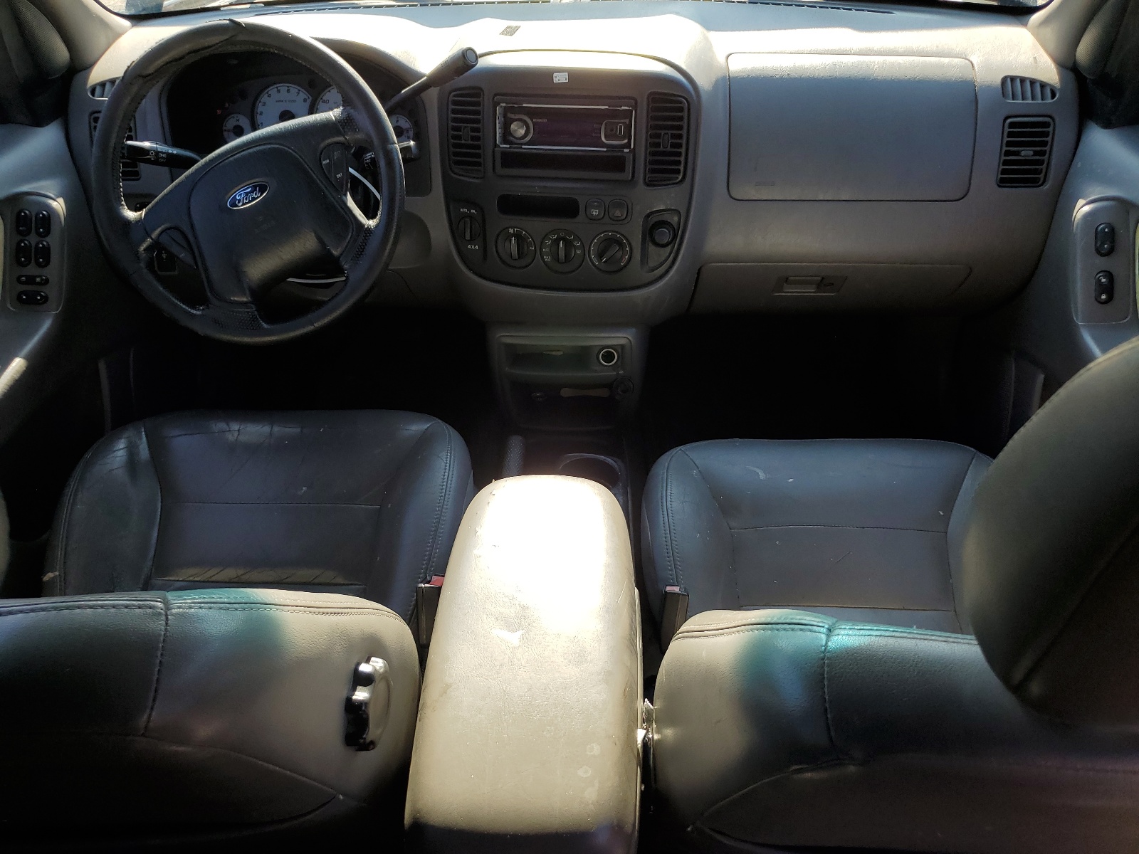 1FMCU04182KA93132 2002 Ford Escape Xlt