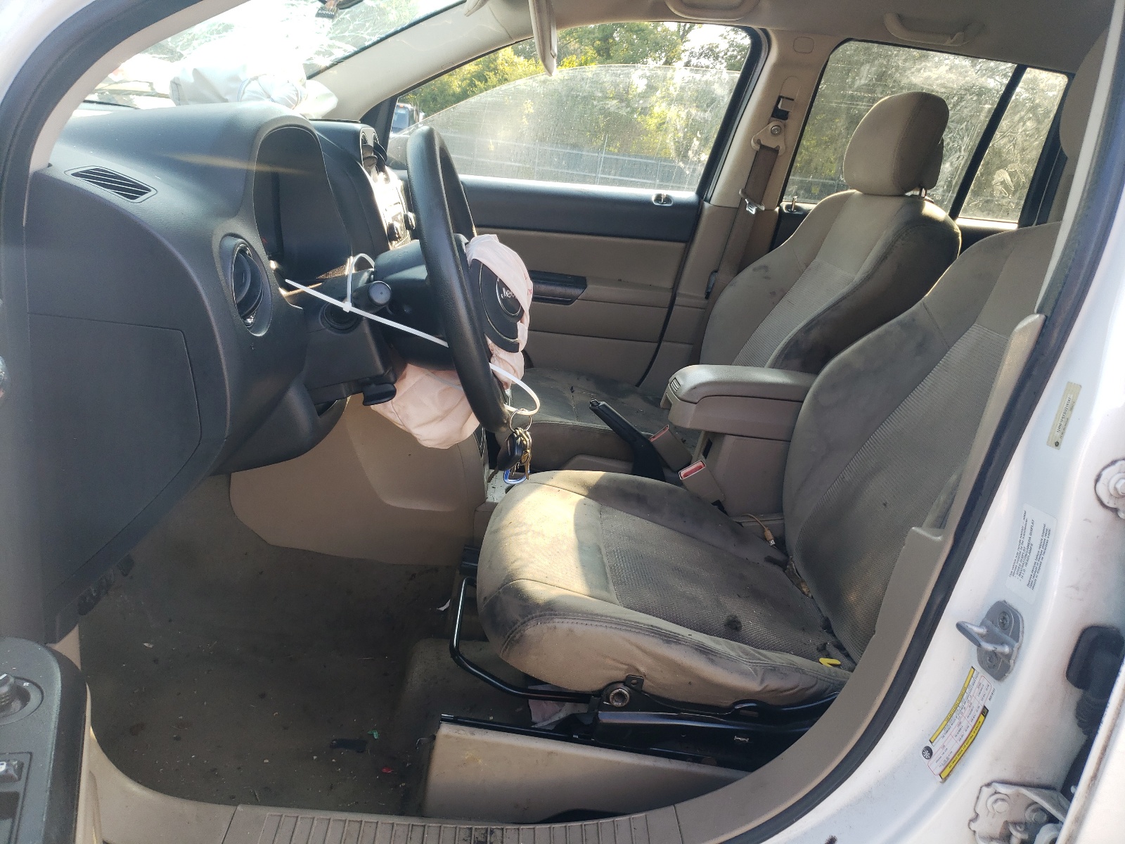 1J4NF1FBXBD218147 2011 Jeep Compass Sport