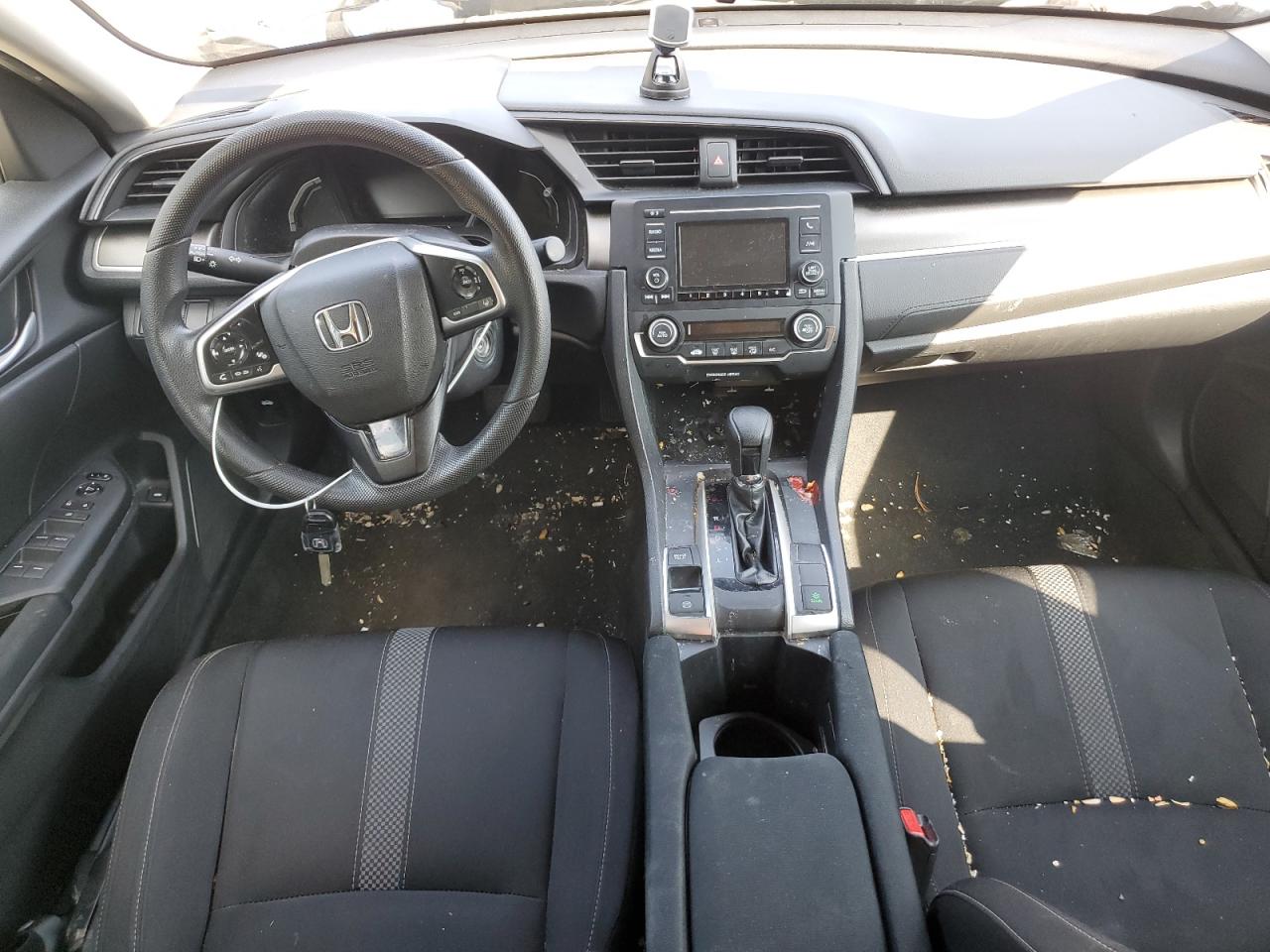 19XFC2F69KE013977 2019 Honda Civic Lx