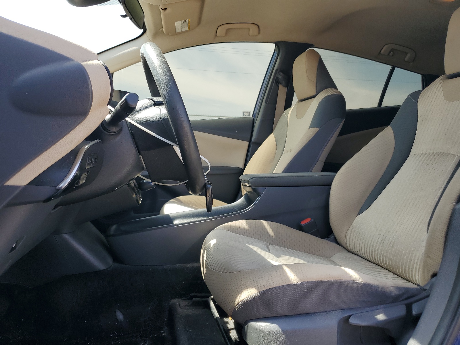 JTDKBRFU6H3052390 2017 Toyota Prius