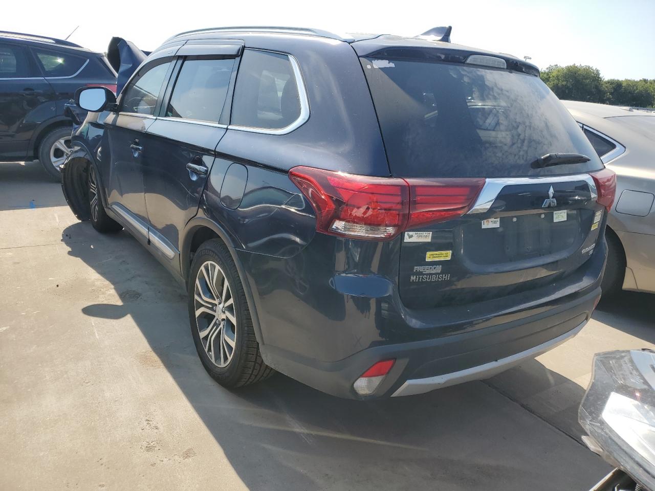 JA4AD3A35HZ029160 2017 MITSUBISHI OUTLANDER - Image 2