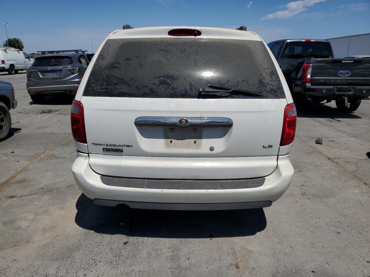 2005 Chrysler Town & Country Lx VIN: 2C4GP44R65R592253 Lot: 65427184