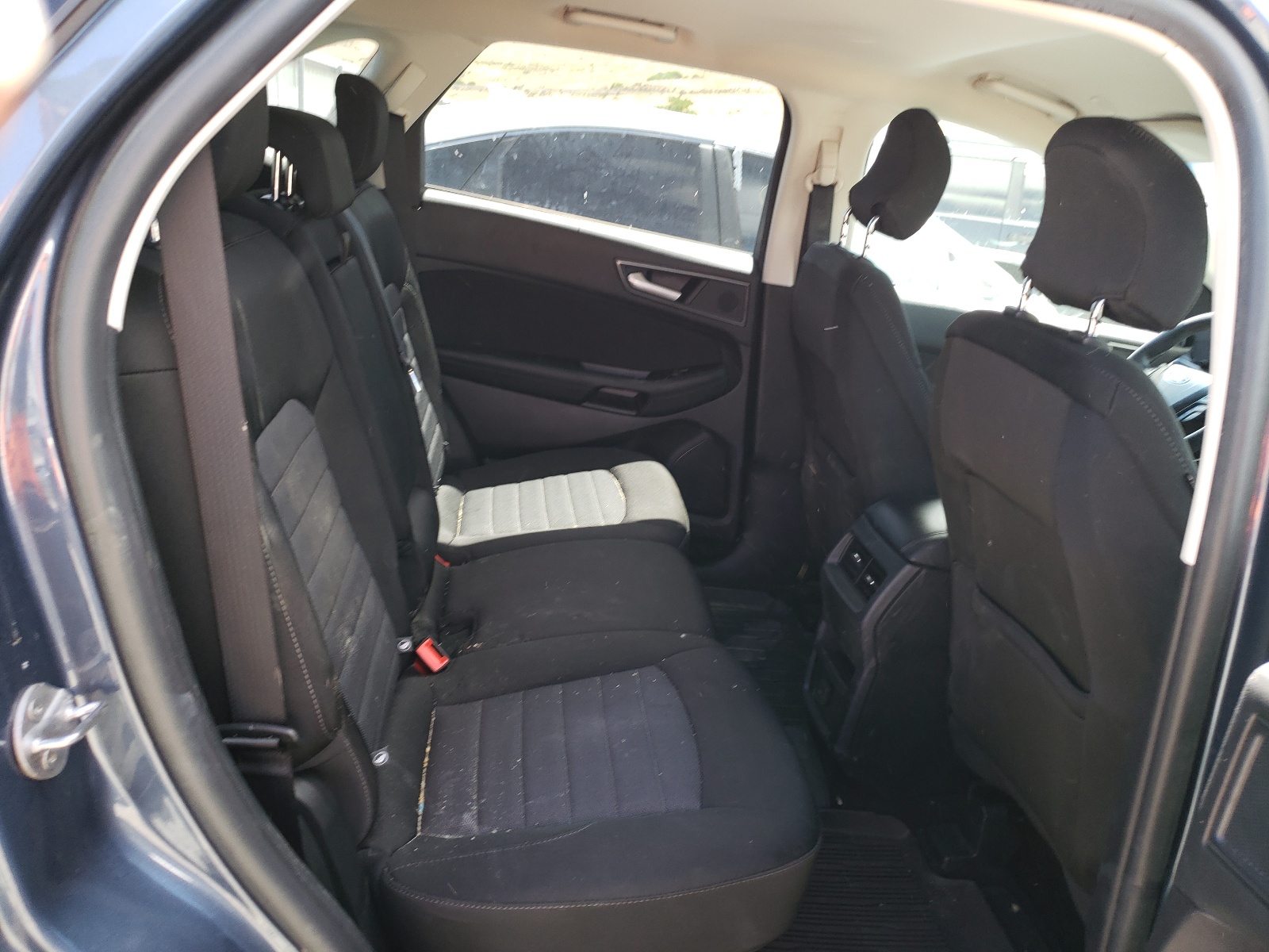 2FMPK3G92KBB43379 2019 Ford Edge Se