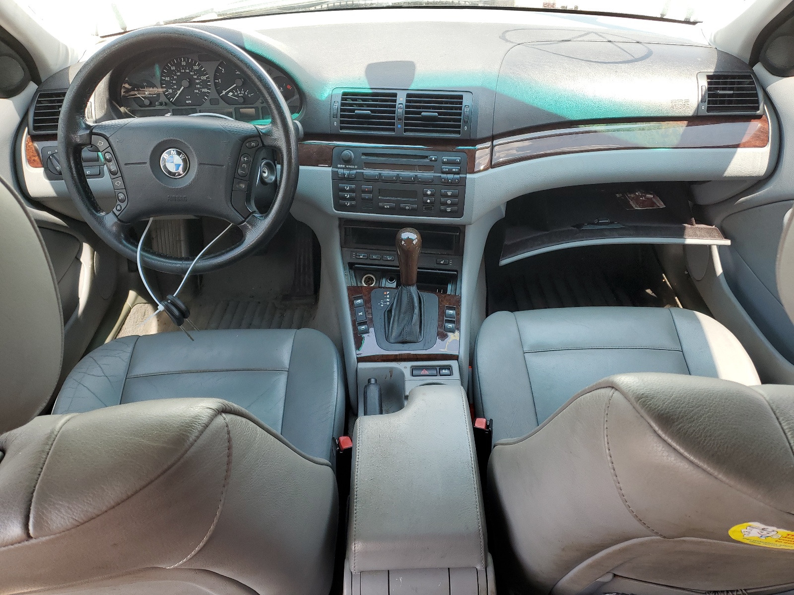 WBAEP33464PF04292 2004 BMW 325 Xit