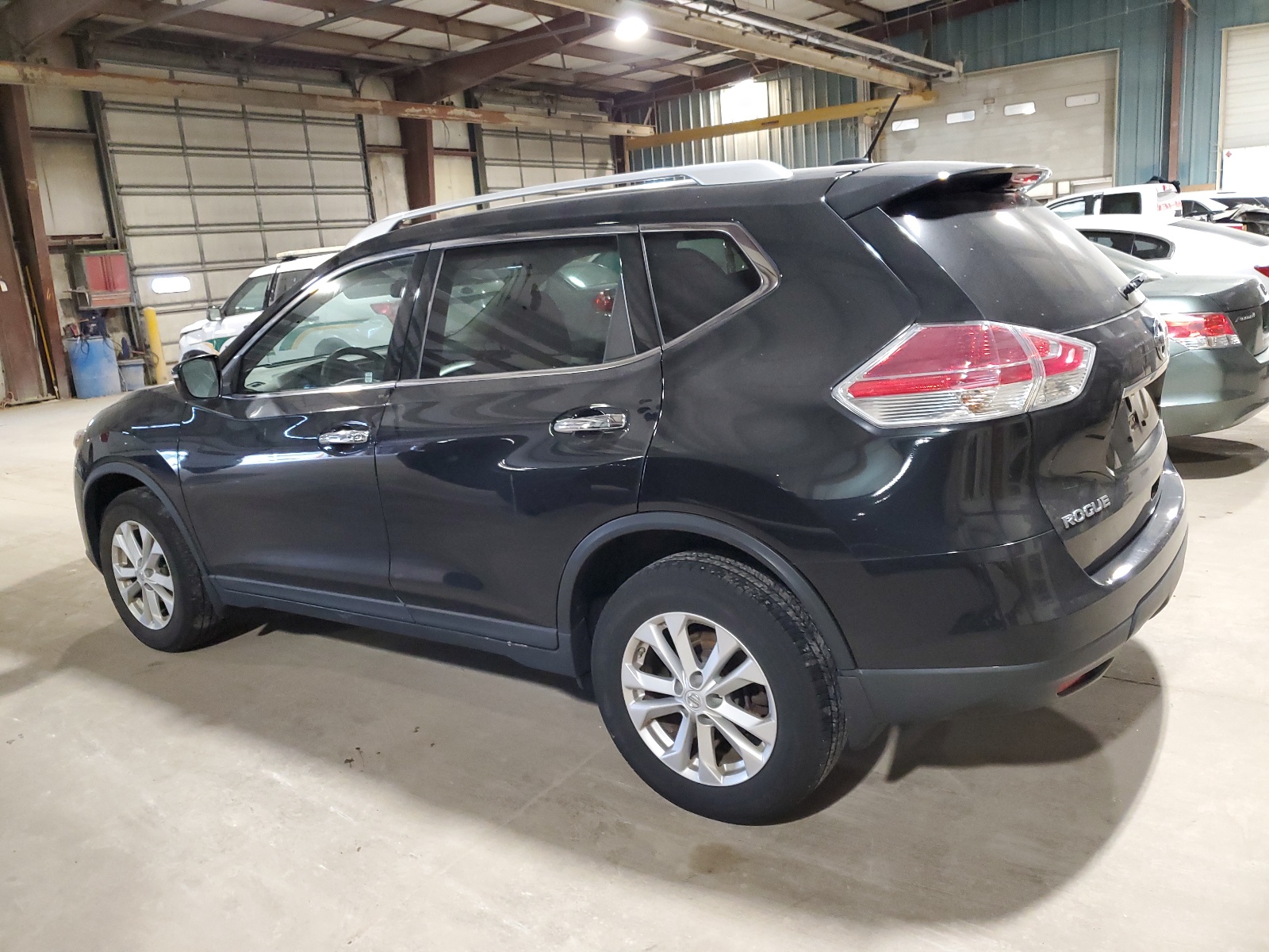 2016 Nissan Rogue S vin: KNMAT2MV8GP596070