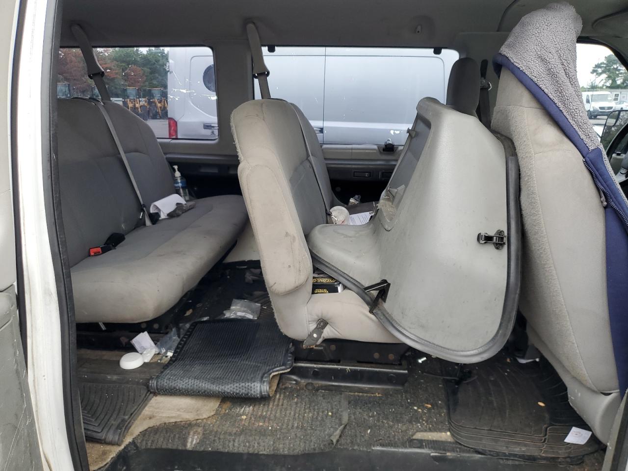 2013 Ford Econoline E350 Super Duty Wagon VIN: 1FBSS3BL5DDB13277 Lot: 65553634