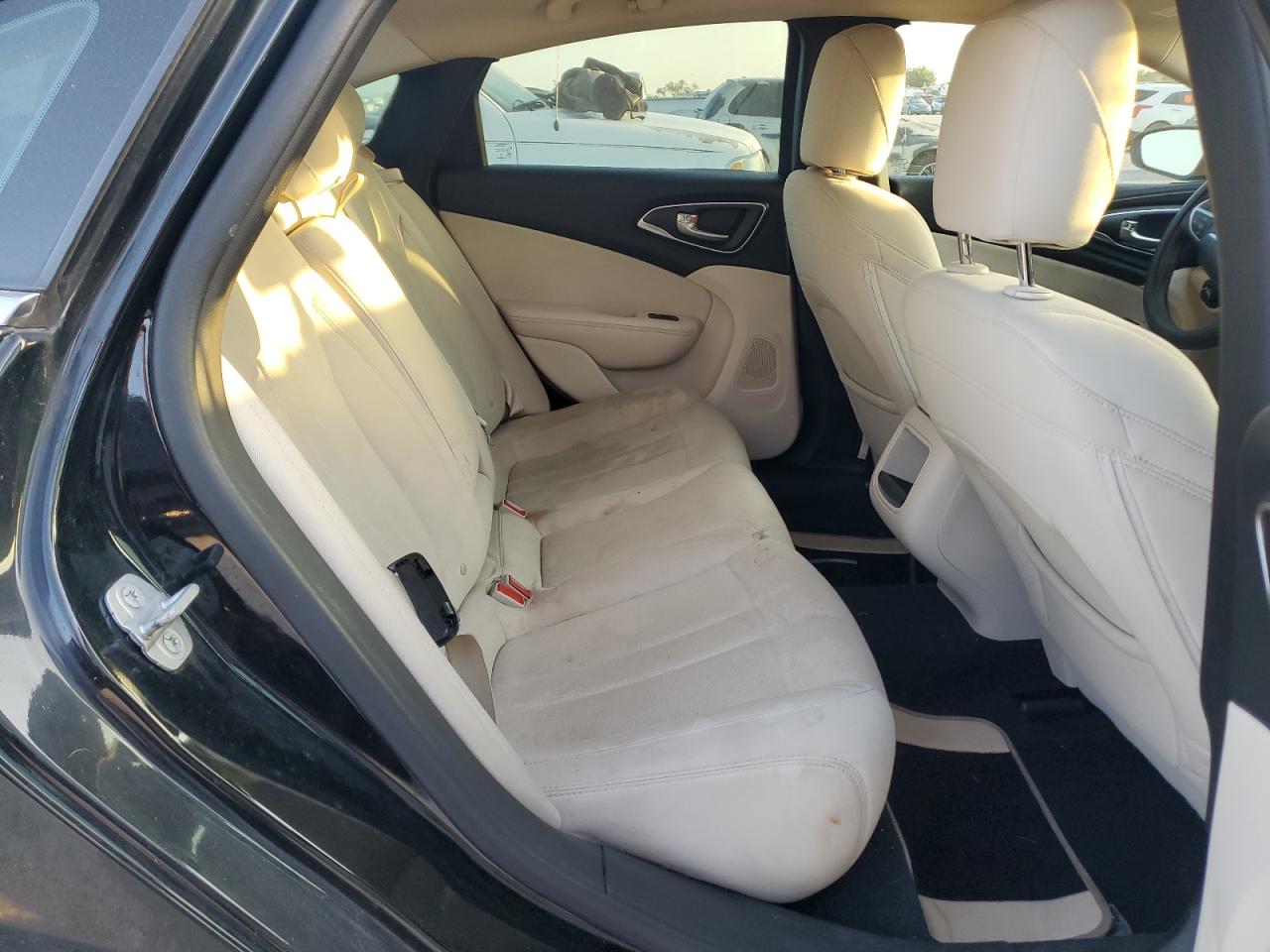 2015 Chrysler 200 Limited VIN: 1C3CCCABXFN532541 Lot: 66356684