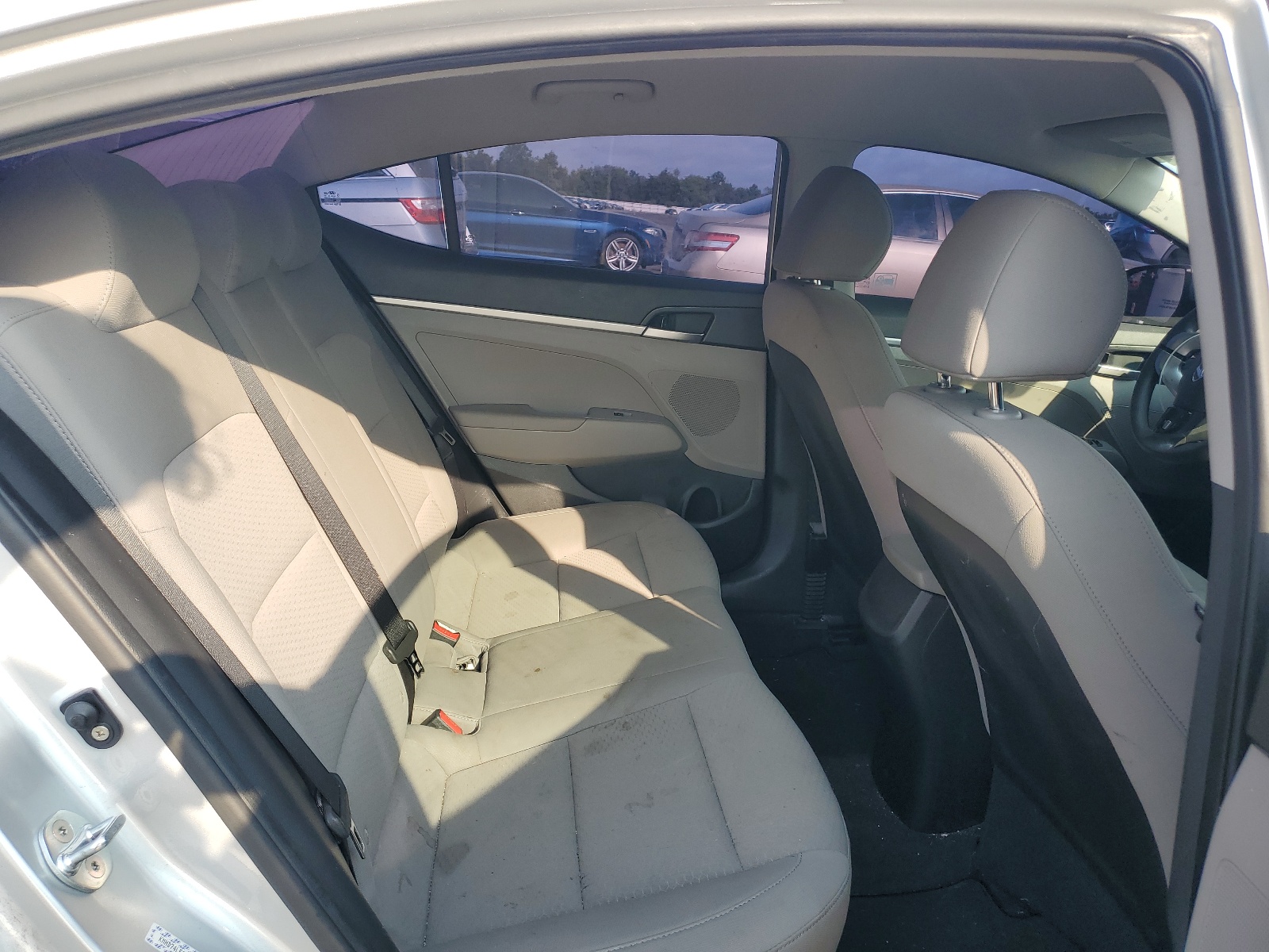 KMHD74LF2KU779252 2019 Hyundai Elantra Se