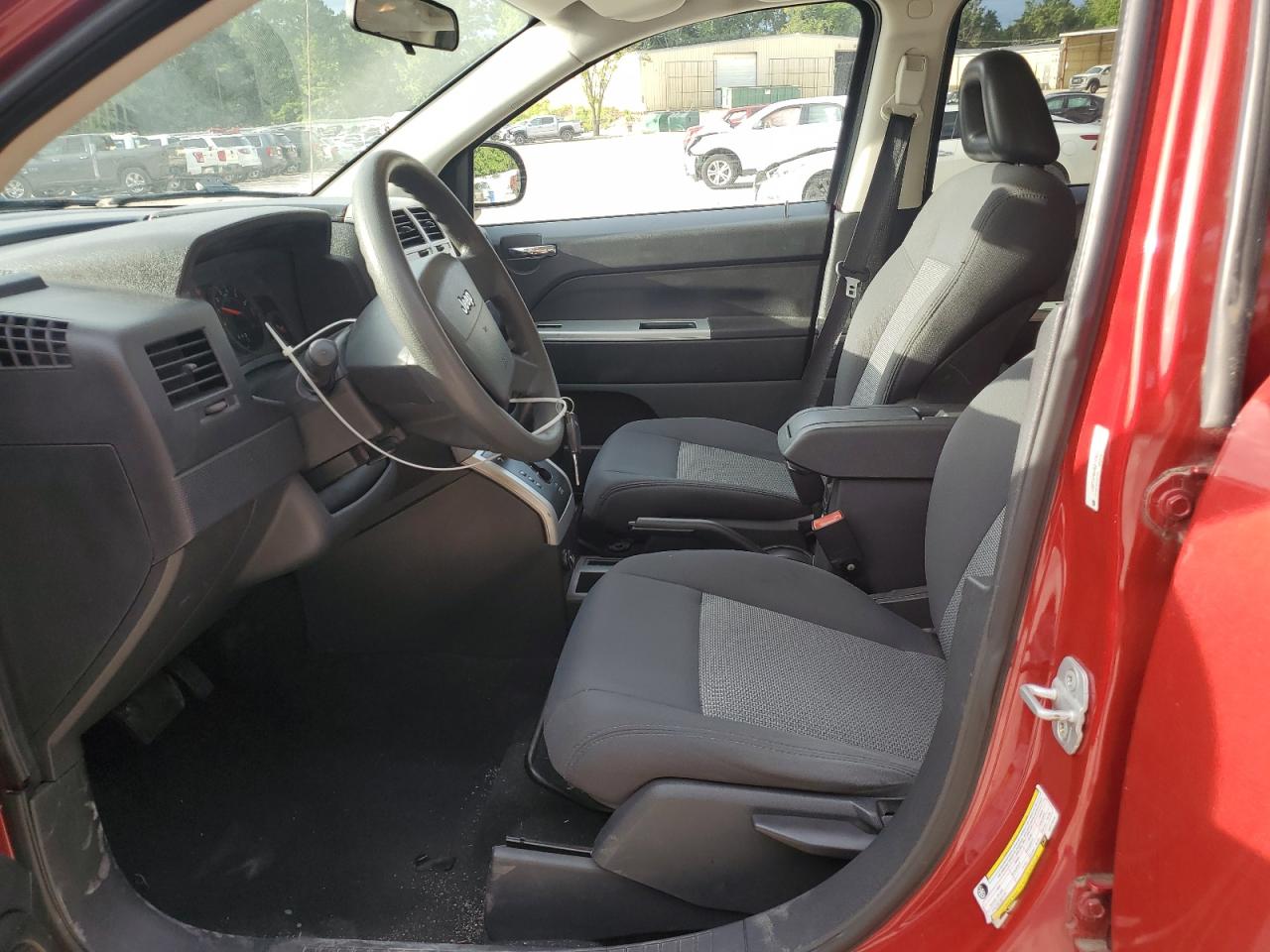 2008 Jeep Compass Sport VIN: 1J8FT47W78D777016 Lot: 68104404