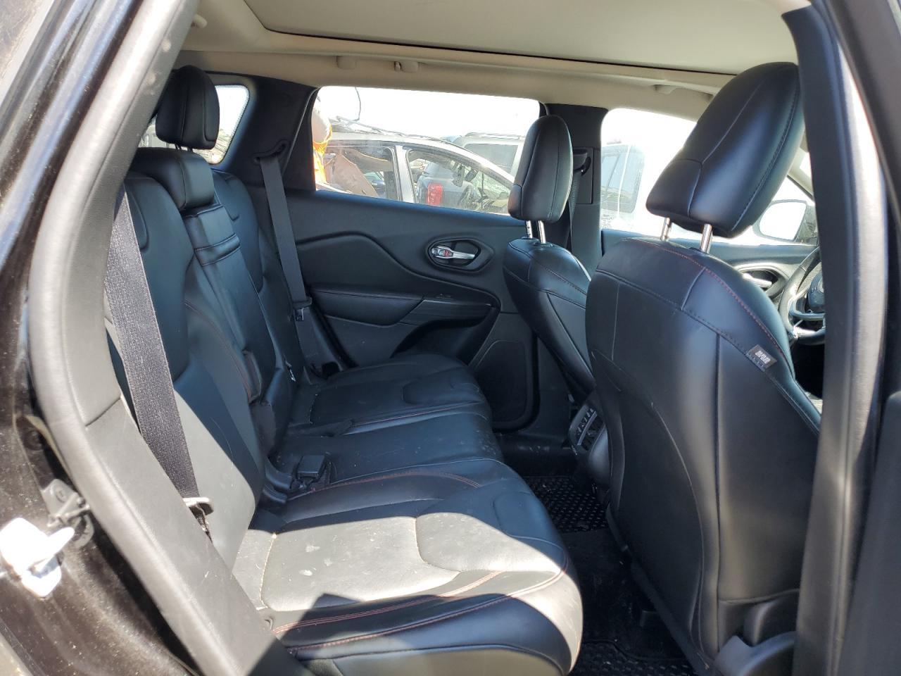 2015 Jeep Cherokee Trailhawk VIN: 1C4PJMBS4FW693954 Lot: 65680244