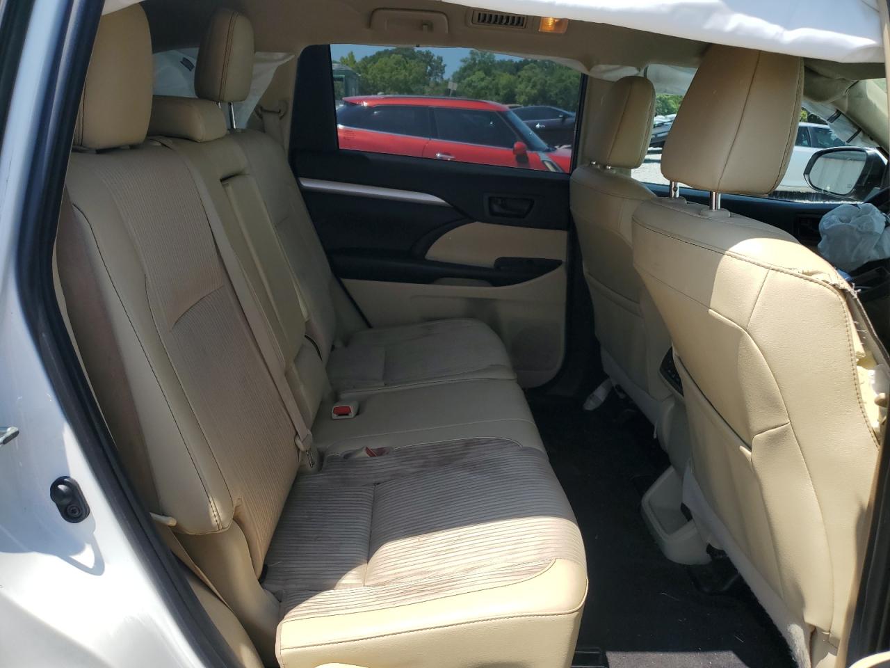 2019 Toyota Highlander - Image 12