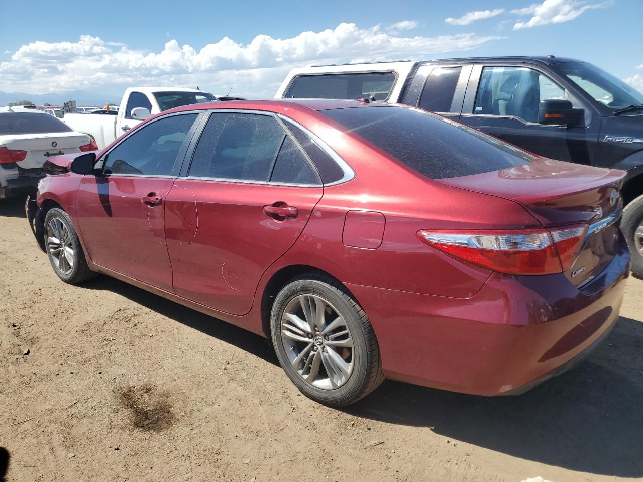 4T1BF1FK2GU587063 2016 TOYOTA CAMRY - Image 2