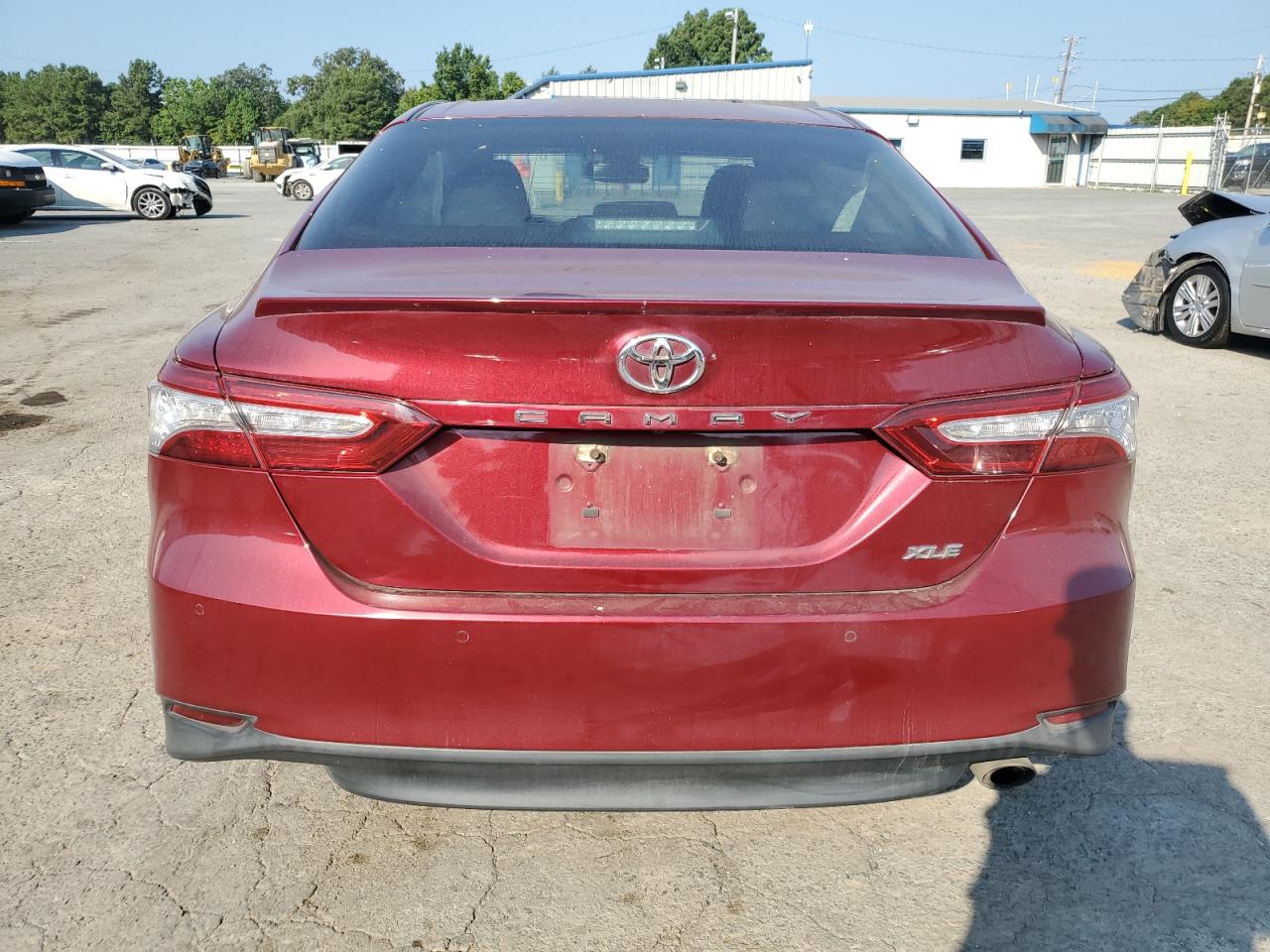 4T1B11HK5JU580028 2018 Toyota Camry L