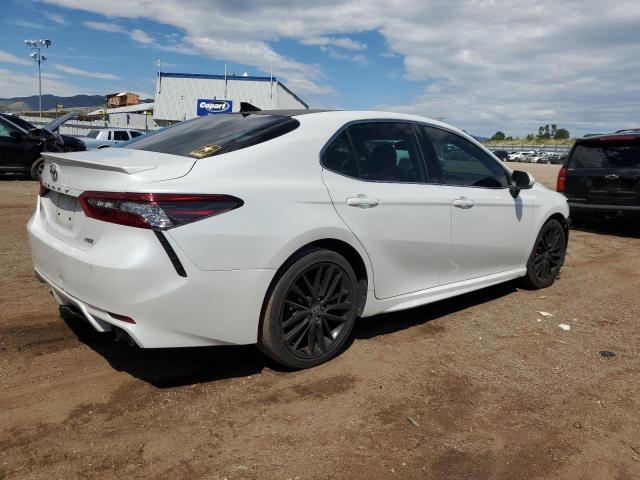  TOYOTA CAMRY 2021 Белый