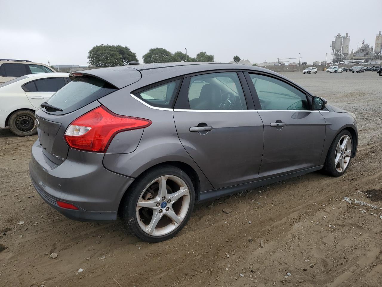 VIN 1FADP3N26DL184704 2013 FORD FOCUS no.3