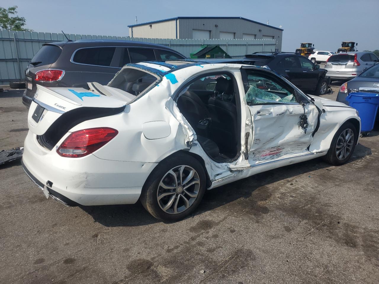 VIN 55SWF4KB7GU117941 2016 MERCEDES-BENZ C-CLASS no.3