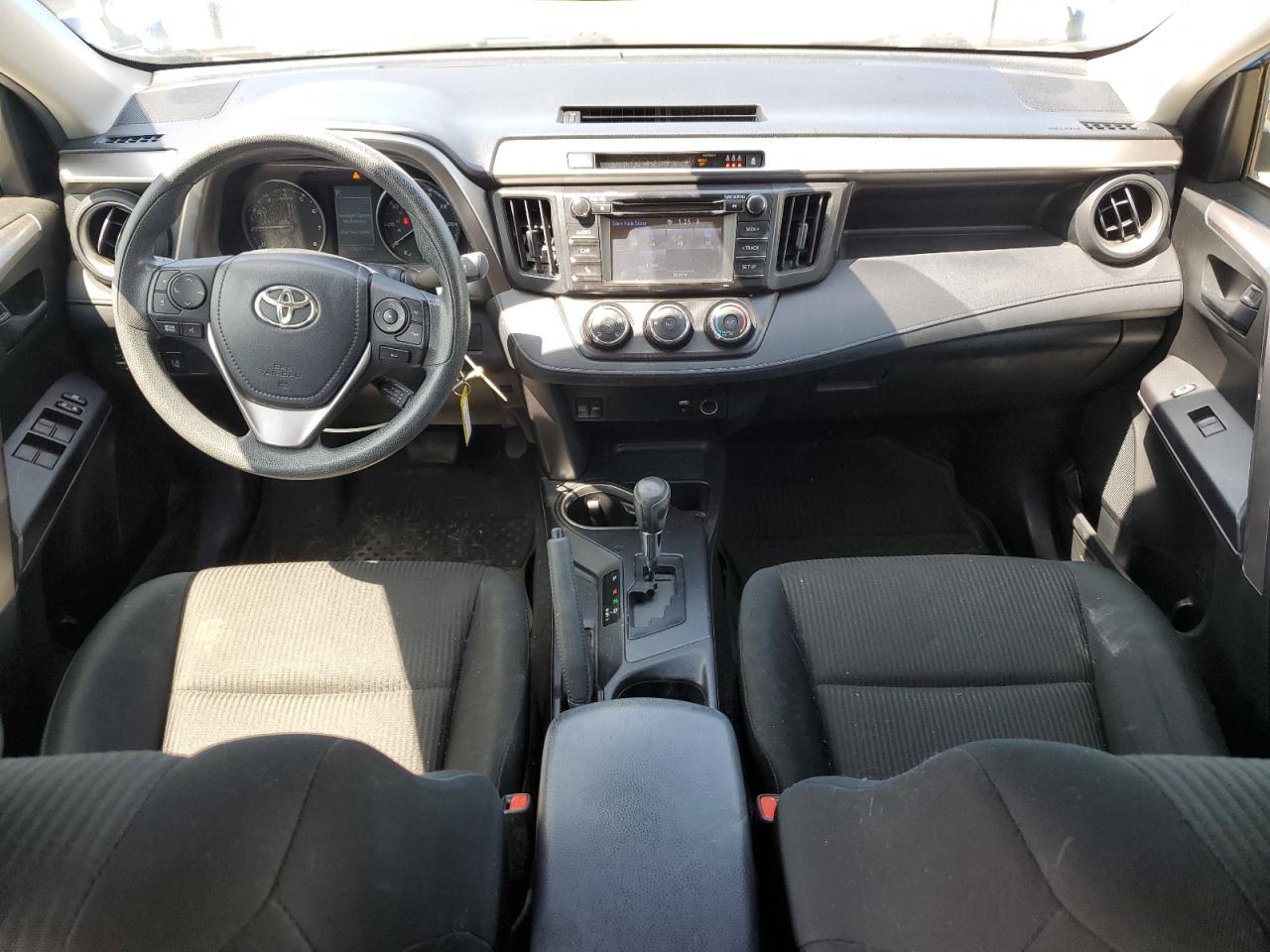 JTMBFREV3HJ702657 2017 Toyota Rav4 Le