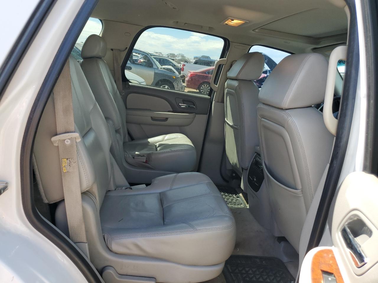 2007 Chevrolet Tahoe - Image 11