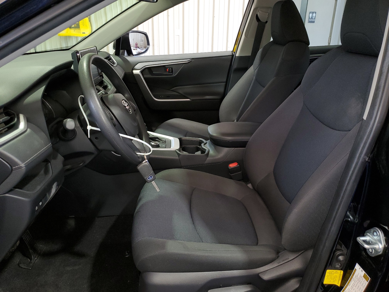 JTMM6RFV2LD003650 2020 Toyota Rav4 Le