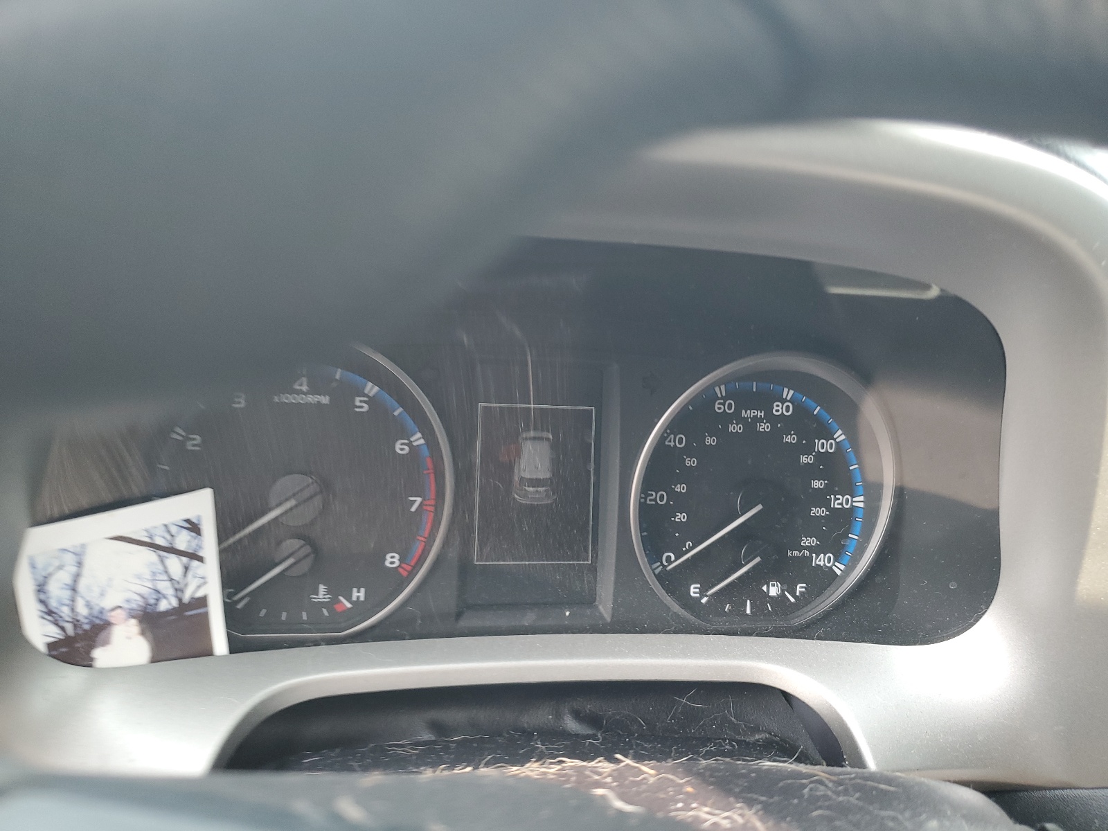 2T3ZFREV5HW353999 2017 Toyota Rav4 Le