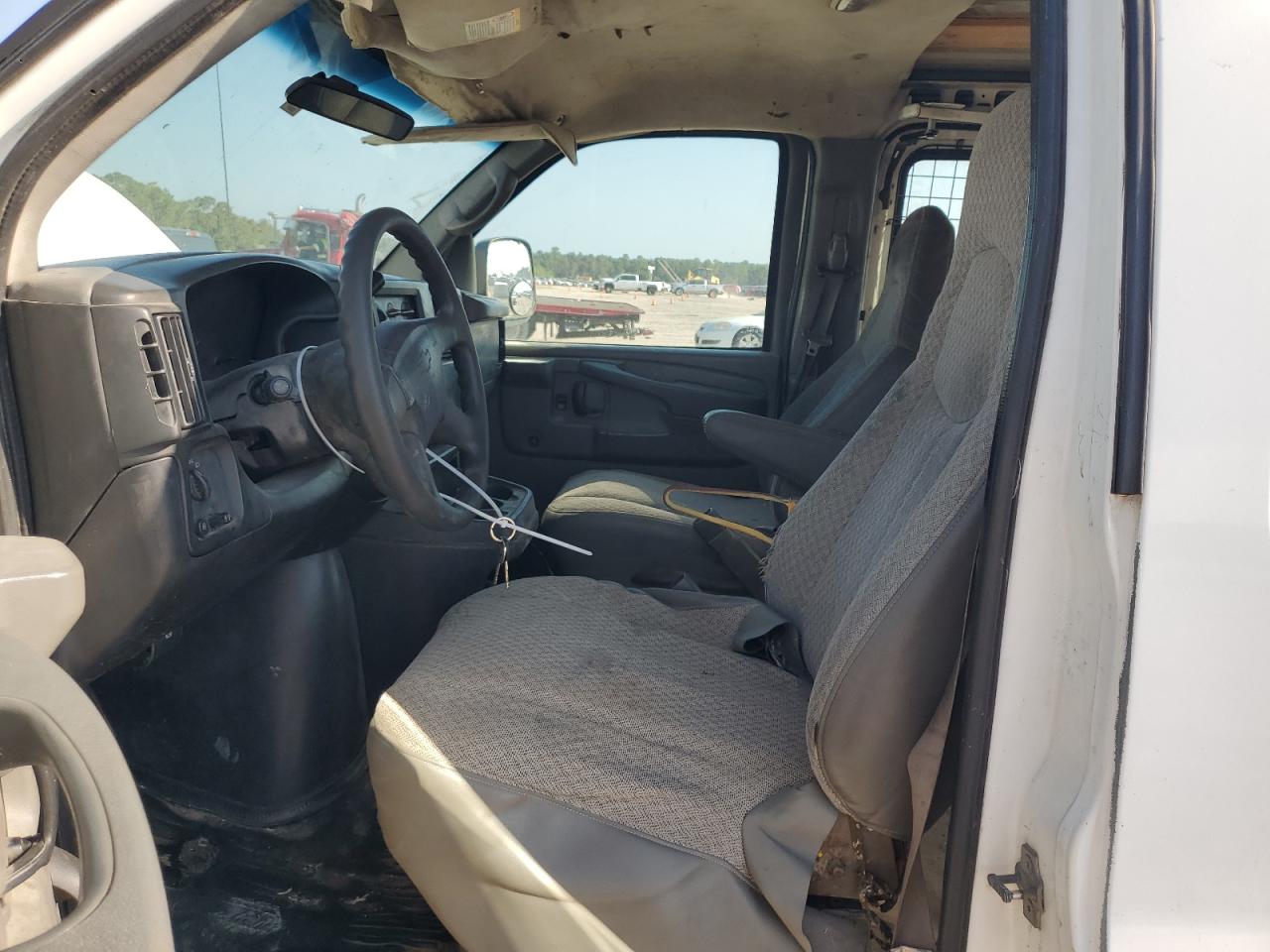 2004 Chevrolet Express G3500 VIN: 1GCHG35U741242022 Lot: 66660374