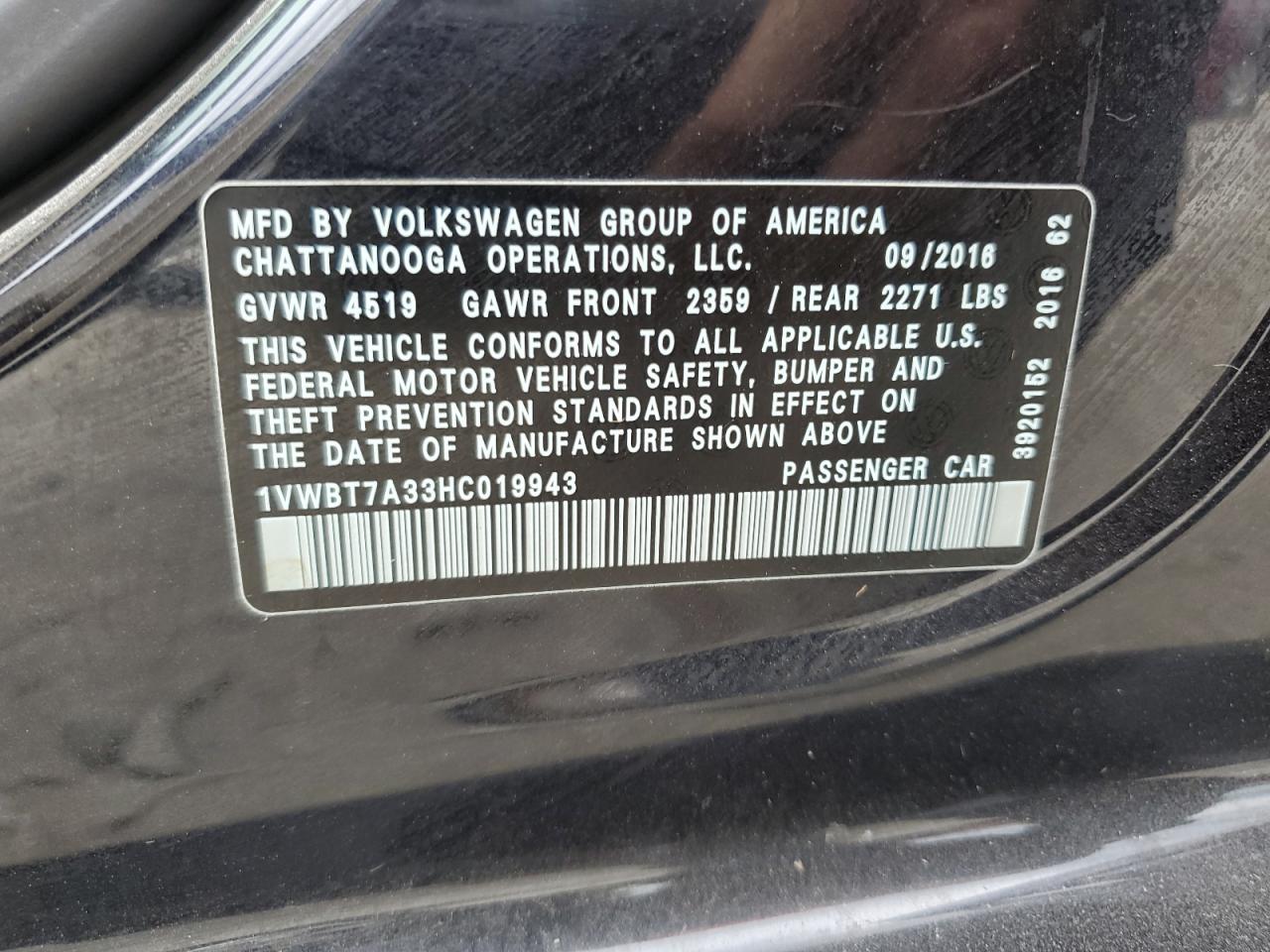 2017 Volkswagen Passat - Image 12
