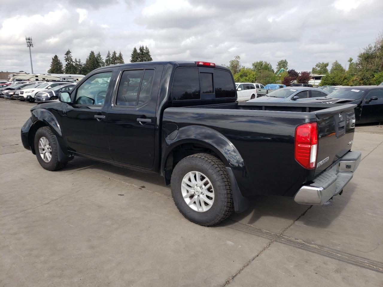 1N6AD0EV0GN783800 2016 NISSAN NAVARA - Image 2