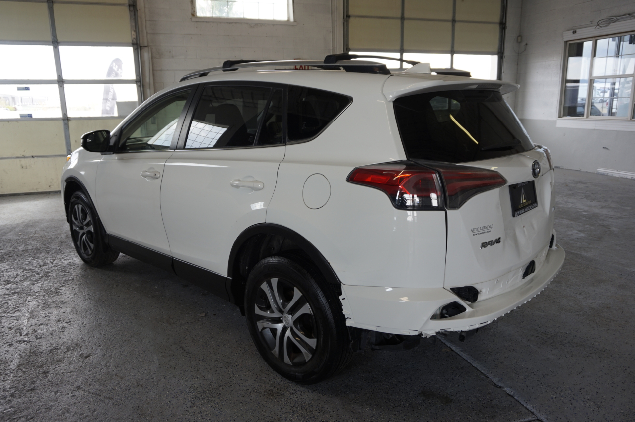 2016 Toyota Rav4 Le vin: JTMZFREV5GJ097389