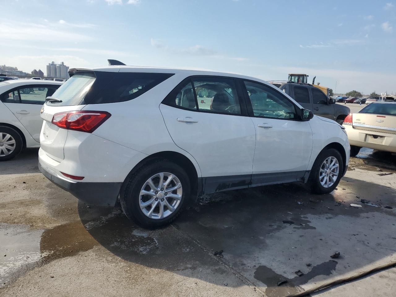 2GNAXHEVXJ6286376 2018 Chevrolet Equinox Ls