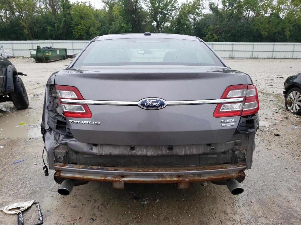 1FAHP2E98DG235931 2013 Ford Taurus Sel