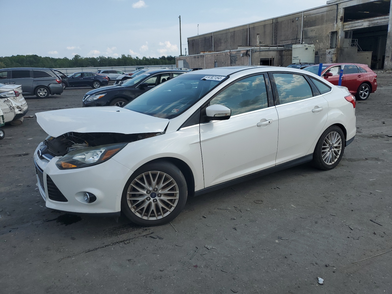 2014 Ford Focus Titanium vin: 1FADP3J20EL458339