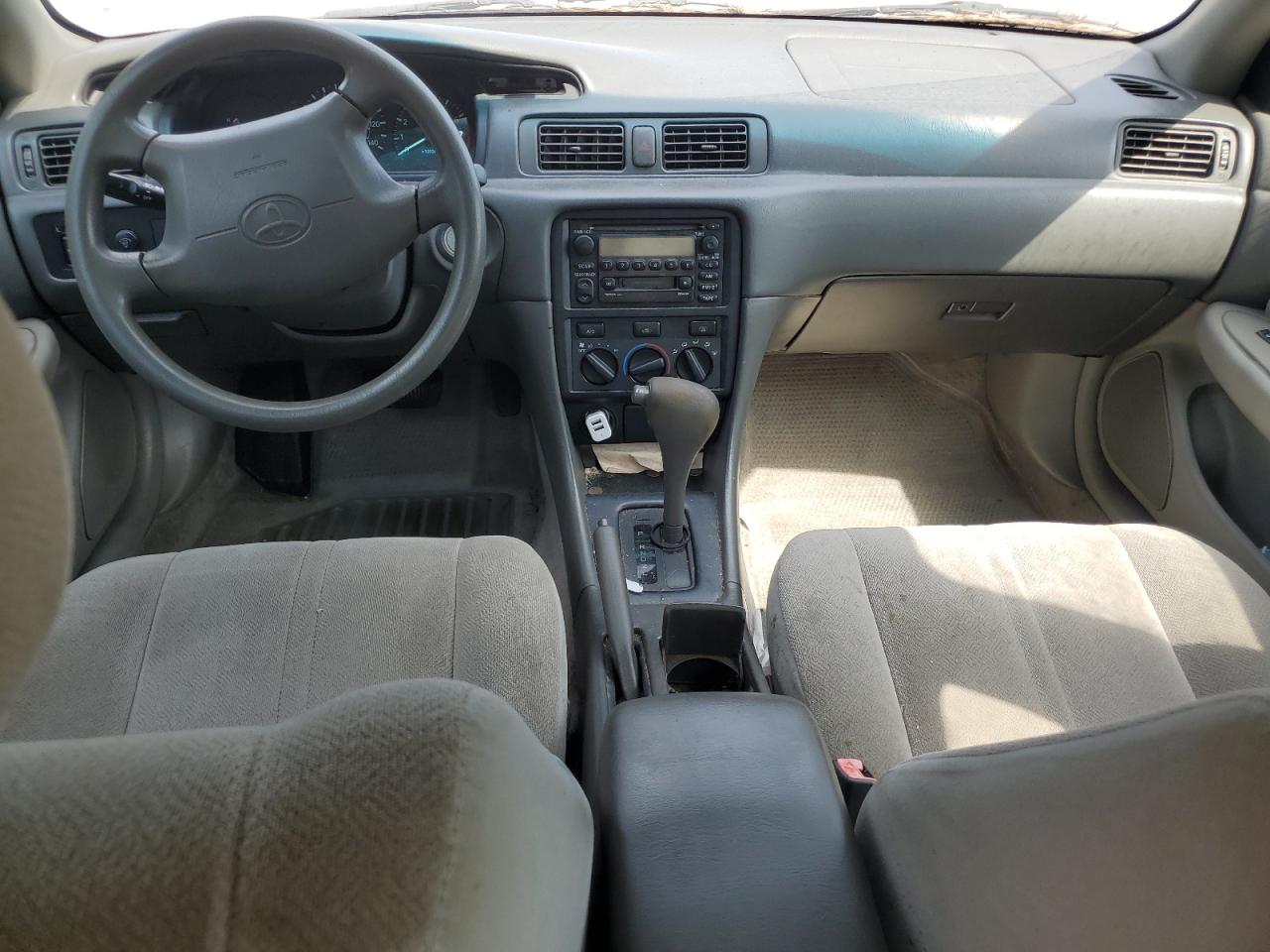 2000 Toyota Camry Ce VIN: 4T1BG22K3YU010410 Lot: 67969034