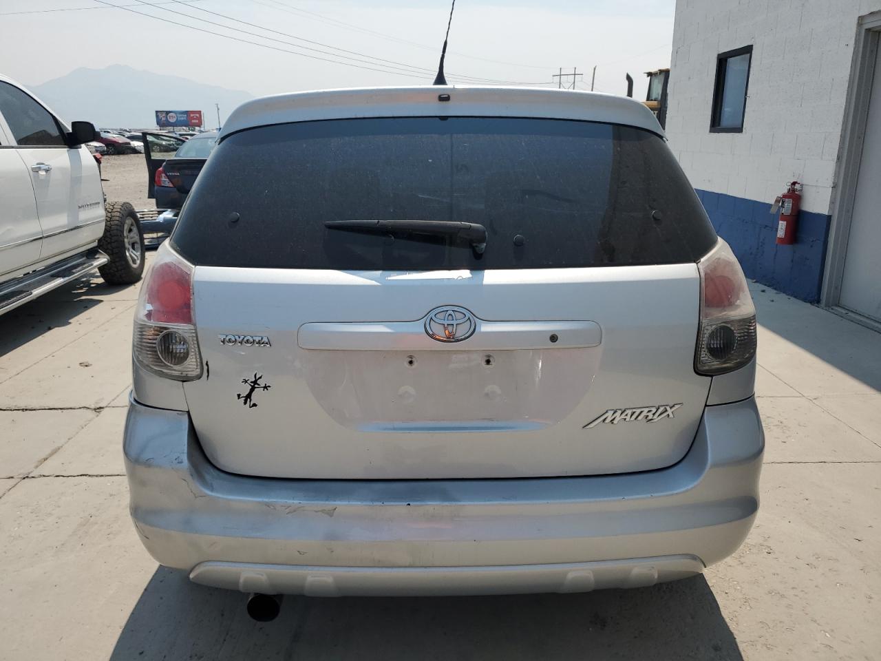 2005 Toyota Corolla Matrix Xr VIN: 2T1KR32E35C490519 Lot: 66547664