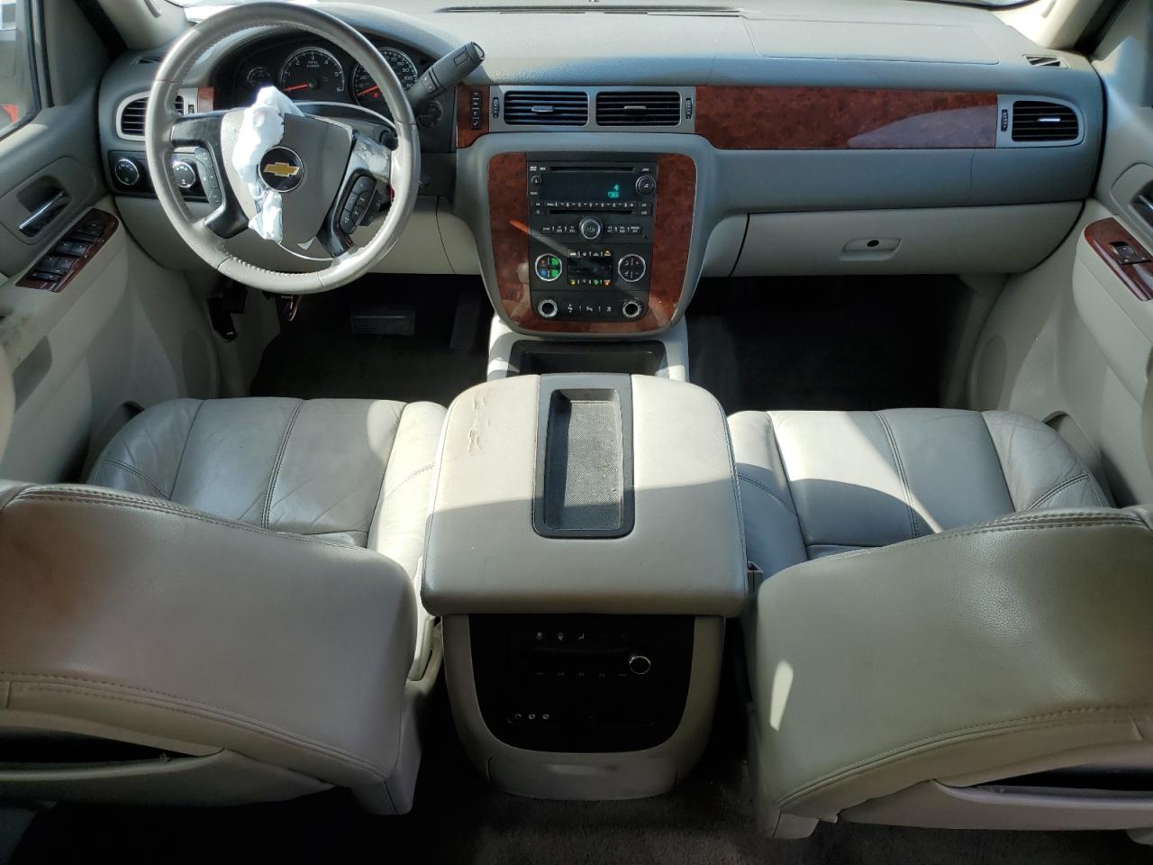 1GNUKJE37AR292349 2010 Chevrolet Suburban K1500 Lt