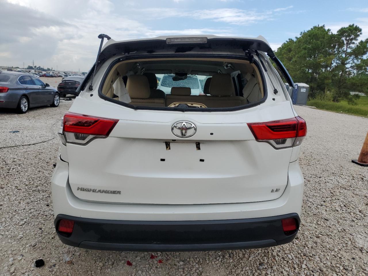 2019 Toyota Highlander Le VIN: 5TDZZRFH1KS365026 Lot: 69078104