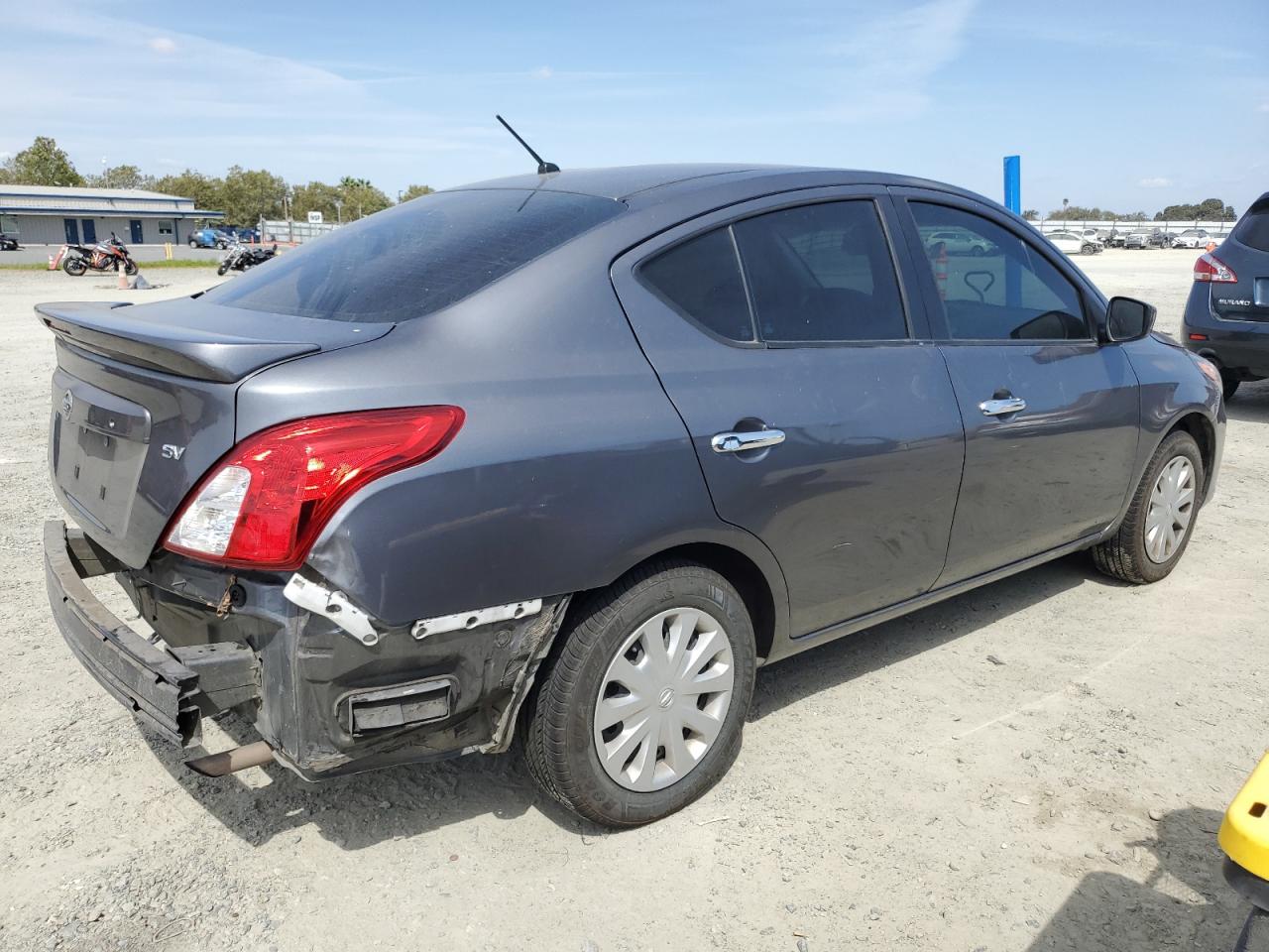 VIN 3N1CN7AP1JL871533 2018 NISSAN VERSA no.3